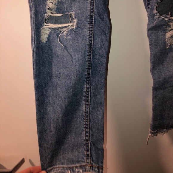 3/$20 • BOYFRIEND JEANS - Picture 5 of 6